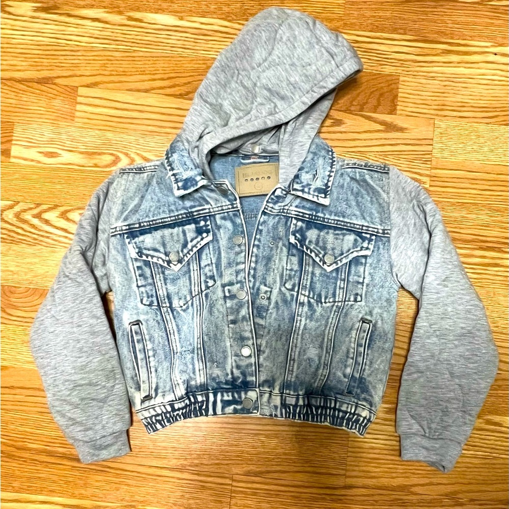 Blank big kids jacket, never worn, removable hood